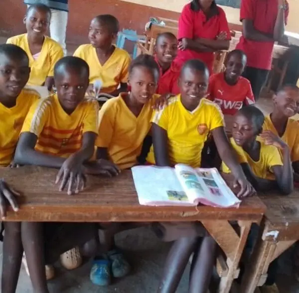 Kids at school 600x589